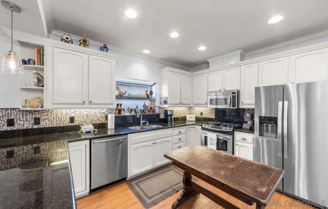 141 I Ave, Coronado, CA 92118