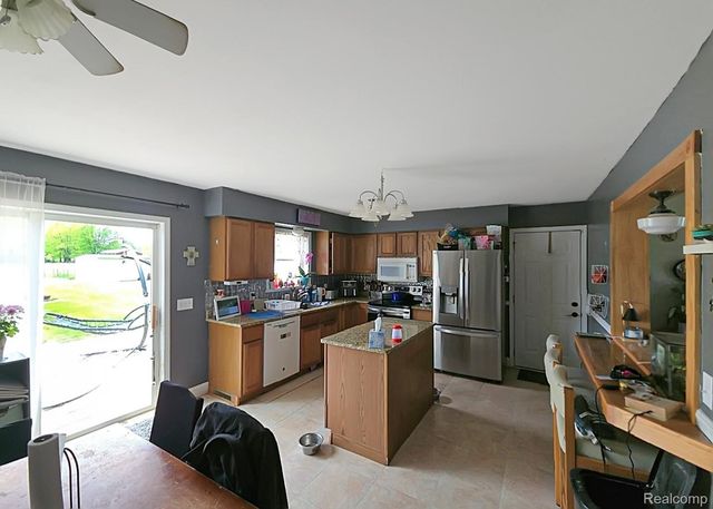 6533 Kilburn Road, Grant Township, MI 48032