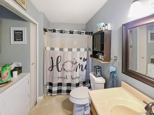 6533 Kilburn Road, Grant Township, MI 48032