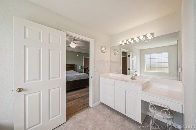 10739 E 121st Court North, Collinsville, OK 74021