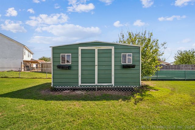 10739 E 121st Court North, Collinsville, OK 74021