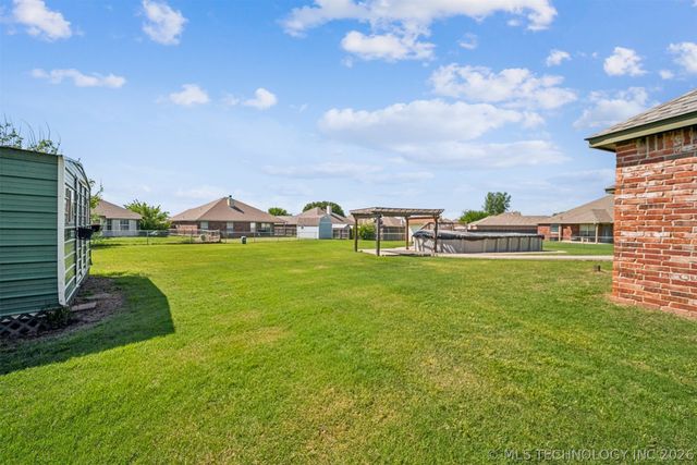 10739 E 121st Court North, Collinsville, OK 74021