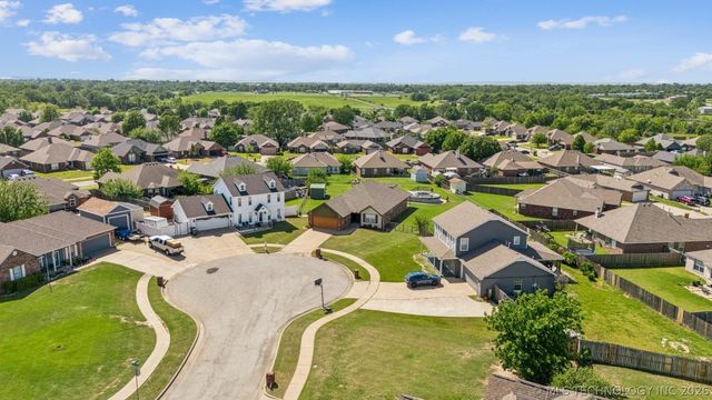 10739 E 121st Court North, Collinsville, OK 74021