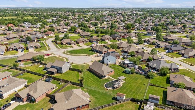 10739 E 121st Court North, Collinsville, OK 74021