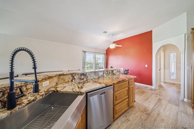 10739 E 121st Court North, Collinsville, OK 74021