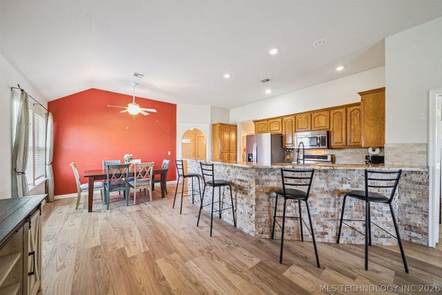 10739 E 121st Court North, Collinsville, OK 74021