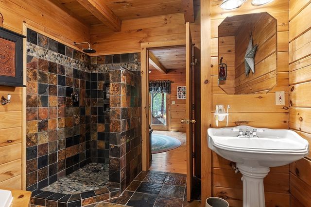 8 Turk Hollow Rd, Oxford, MA 01540
