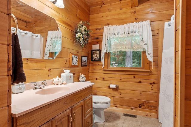 8 Turk Hollow Rd, Oxford, MA 01540