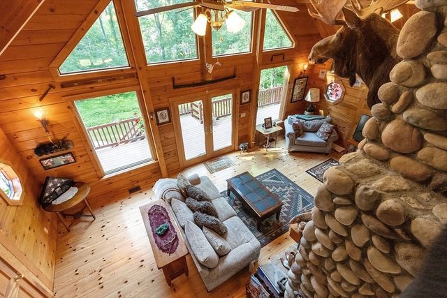 8 Turk Hollow Rd, Oxford, MA 01540