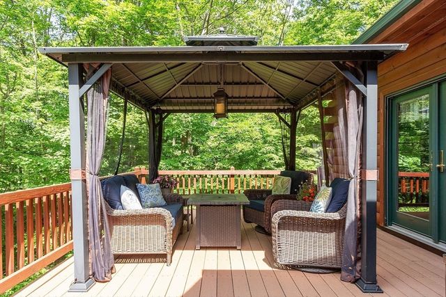 8 Turk Hollow Rd, Oxford, MA 01540