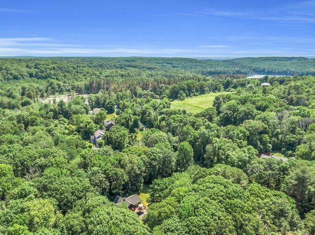 8 Turk Hollow Rd, Oxford, MA 01540