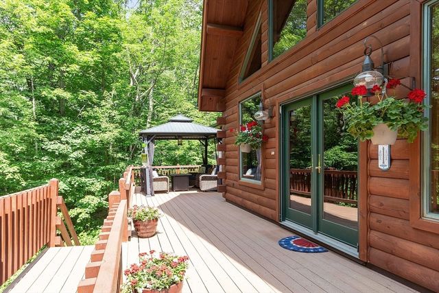 8 Turk Hollow Rd, Oxford, MA 01540