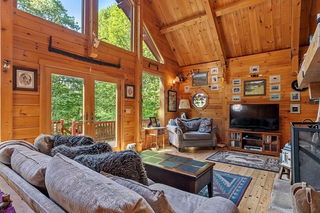8 Turk Hollow Rd, Oxford, MA 01540