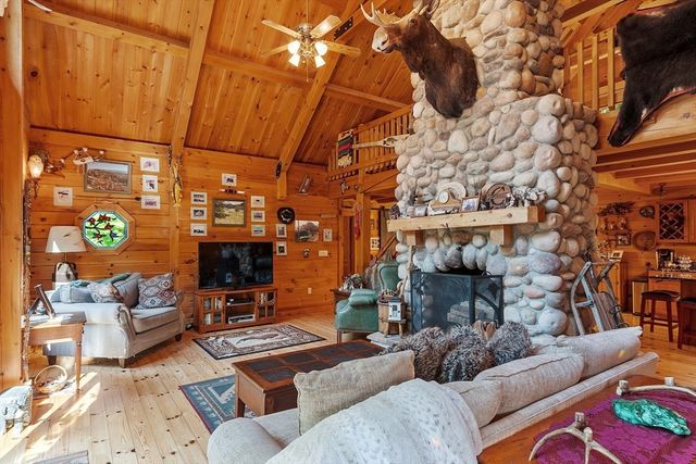 8 Turk Hollow Rd, Oxford, MA 01540