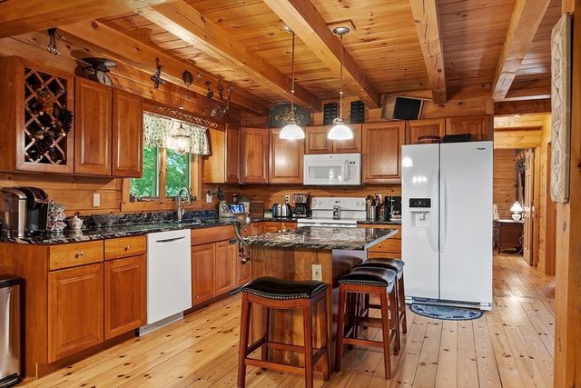 8 Turk Hollow Rd, Oxford, MA 01540