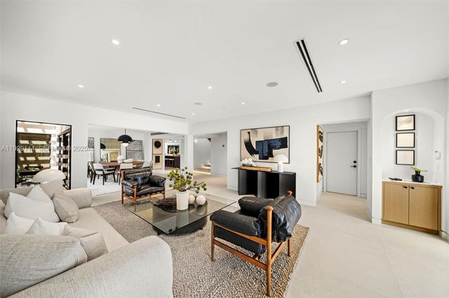 1815 Fairhaven Pl, Miami, FL 33133