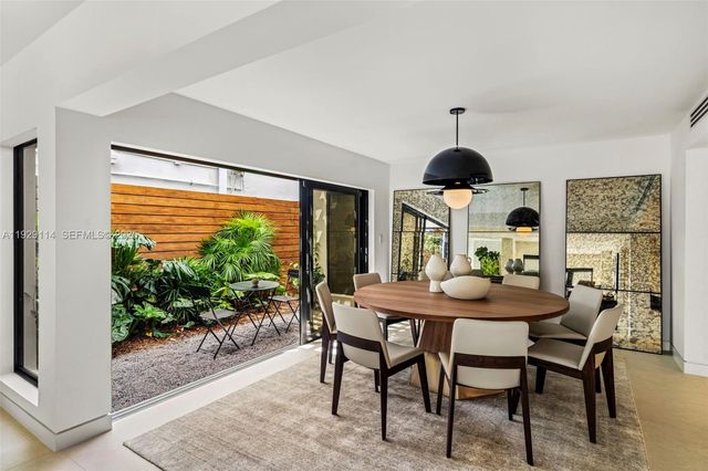 1815 Fairhaven Pl, Miami, FL 33133