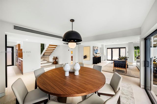 1815 Fairhaven Pl, Miami, FL 33133