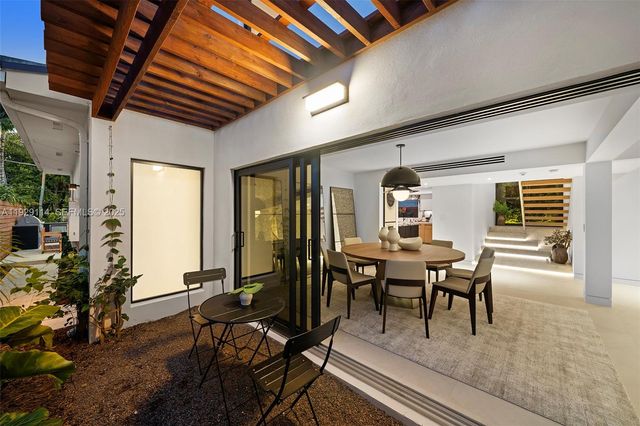 1815 Fairhaven Pl, Miami, FL 33133