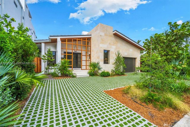 1815 Fairhaven Pl, Miami, FL 33133