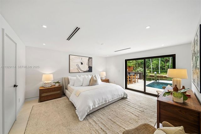 1815 Fairhaven Pl, Miami, FL 33133