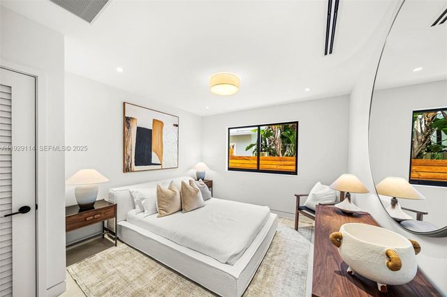 1815 Fairhaven Pl, Miami, FL 33133