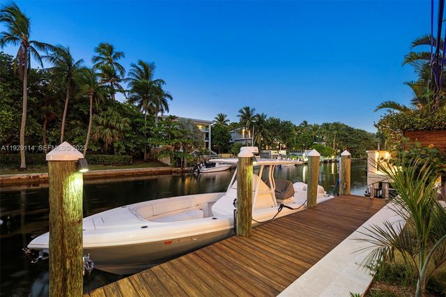 1815 Fairhaven Pl, Miami, FL 33133