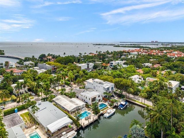 1815 Fairhaven Pl, Miami, FL 33133