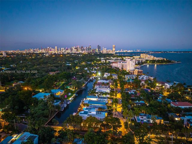 1815 Fairhaven Pl, Miami, FL 33133