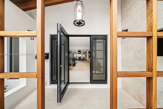 1815 Fairhaven Pl, Miami, FL 33133