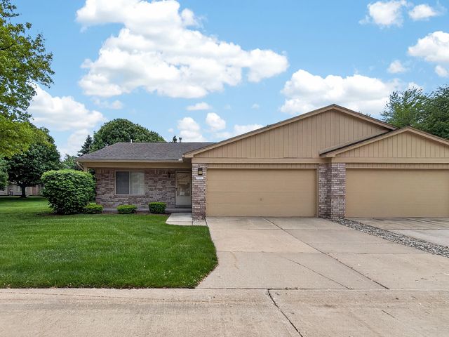 41520 Janet Circle 60, Clinton Twp, MI 48038