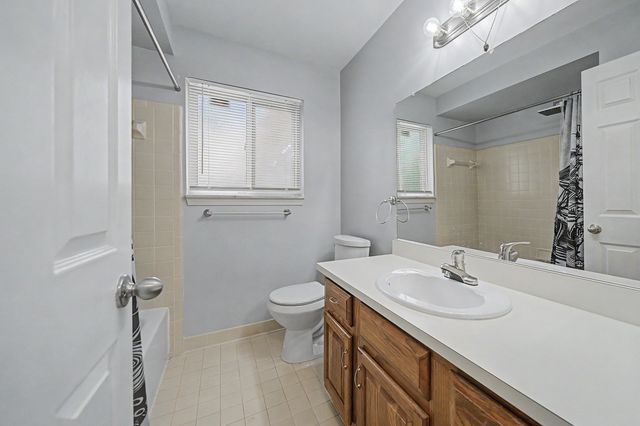 41520 Janet Circle 60, Clinton Twp, MI 48038