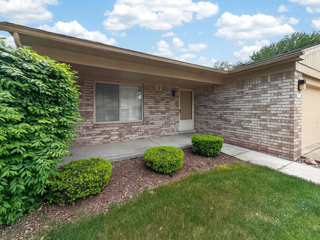 41520 Janet Circle 60, Clinton Twp, MI 48038