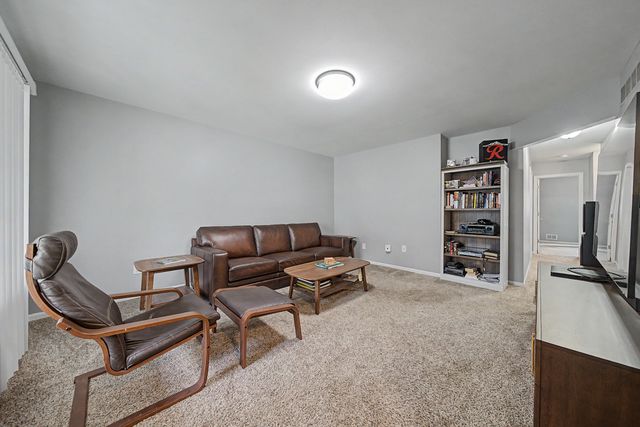 41520 Janet Circle 60, Clinton Twp, MI 48038