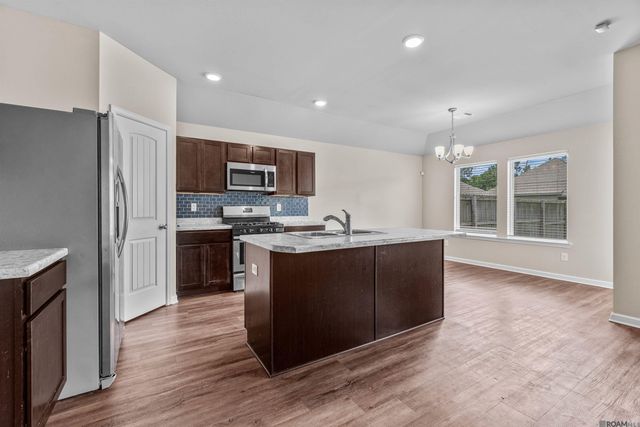 28445 Evangeline Ln, Albany, LA 70711