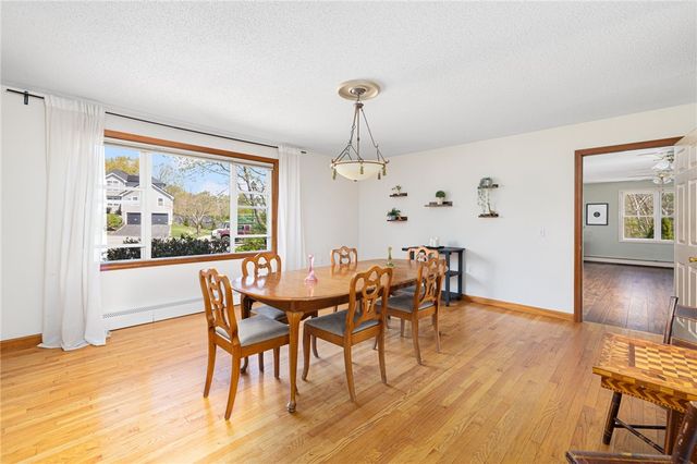 6 Country Road, Warren, RI 02885