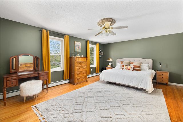 6 Country Road, Warren, RI 02885