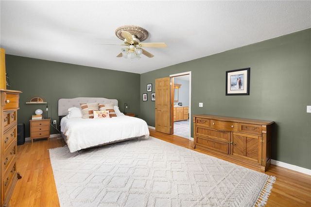 6 Country Road, Warren, RI 02885