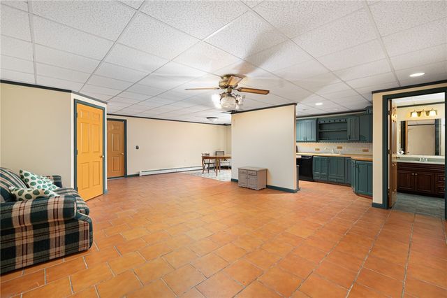 6 Country Road, Warren, RI 02885