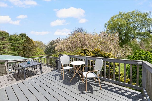 6 Country Road, Warren, RI 02885