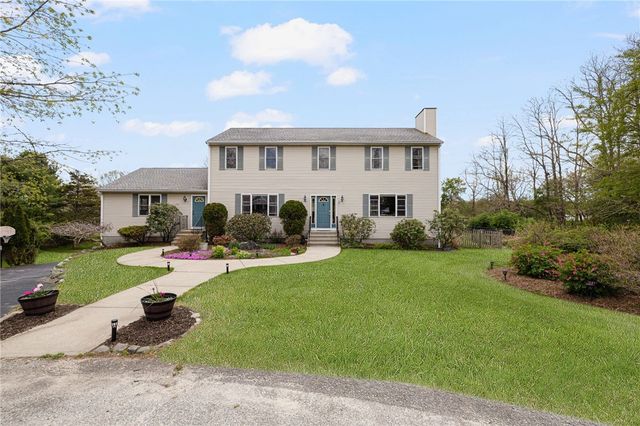 6 Country Road, Warren, RI 02885