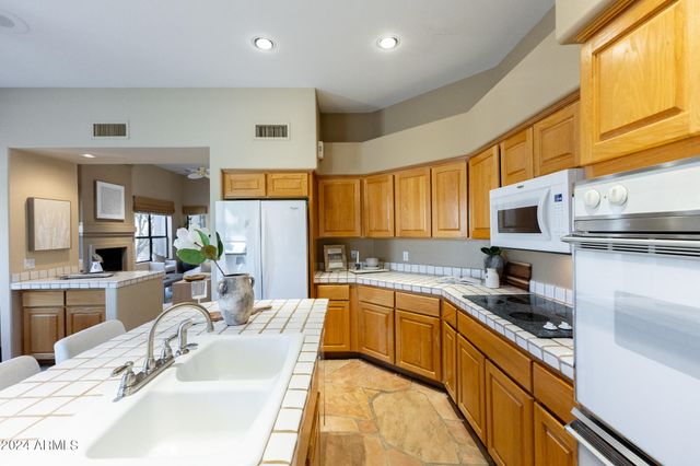 7525 E GAINEY RANCH Road 188, Scottsdale, AZ 85258