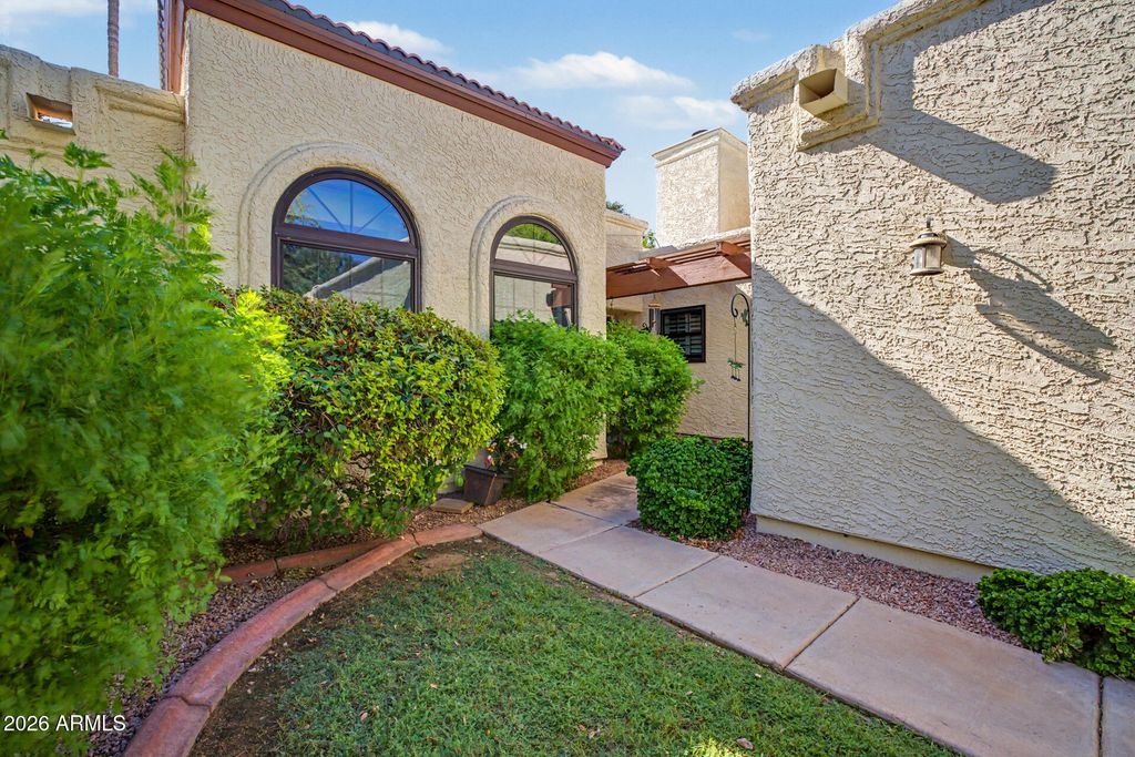 7720 S HEATHER Drive, Tempe, AZ 85284 — photo 4