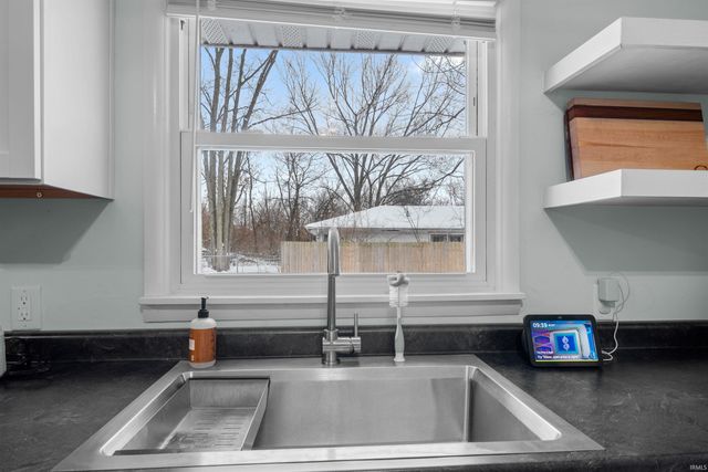 523 W INDIANA Avenue, Eaton, IN 47338