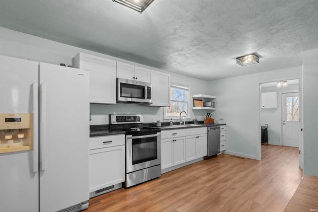 523 W INDIANA Avenue, Eaton, IN 47338