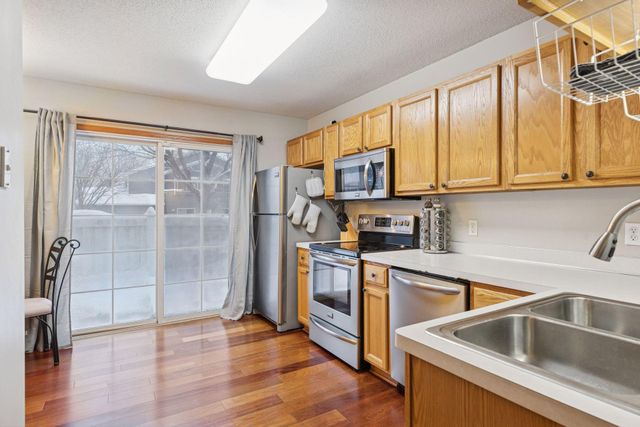 2085 Gresham Avenue N, Oakdale, MN 55128