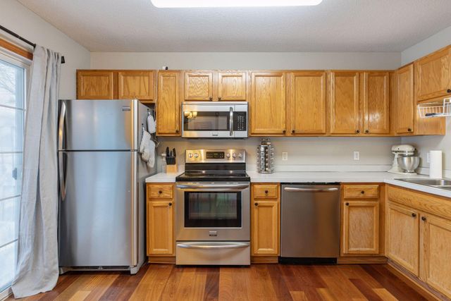 2085 Gresham Avenue N, Oakdale, MN 55128