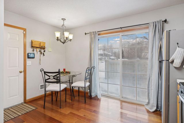 2085 Gresham Avenue N, Oakdale, MN 55128