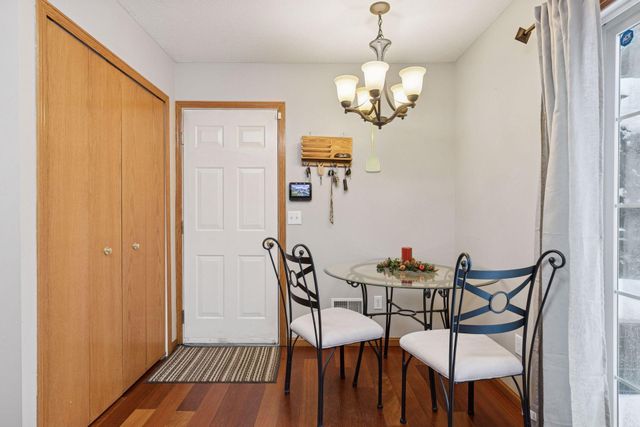 2085 Gresham Avenue N, Oakdale, MN 55128