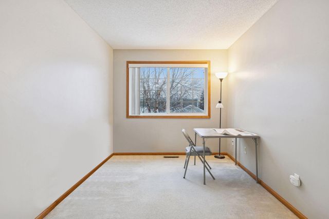 2085 Gresham Avenue N, Oakdale, MN 55128